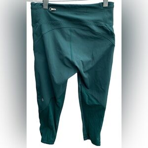 Lululemon Green Cropped Women’s Leggings Size 4 Back Zipper Pocket